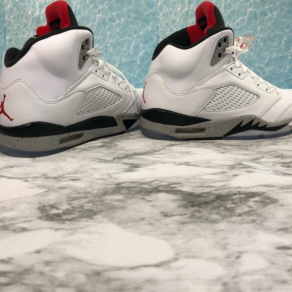 🚨SOLD🚨Jordan 5 Retro “White, Red, Black” - Picture 4 of 7